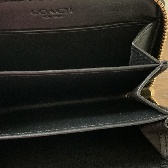 Essential Small Zip Around Card Case With Pillow Quilting - Smooth Leather/Brass - Picture 6 of 6